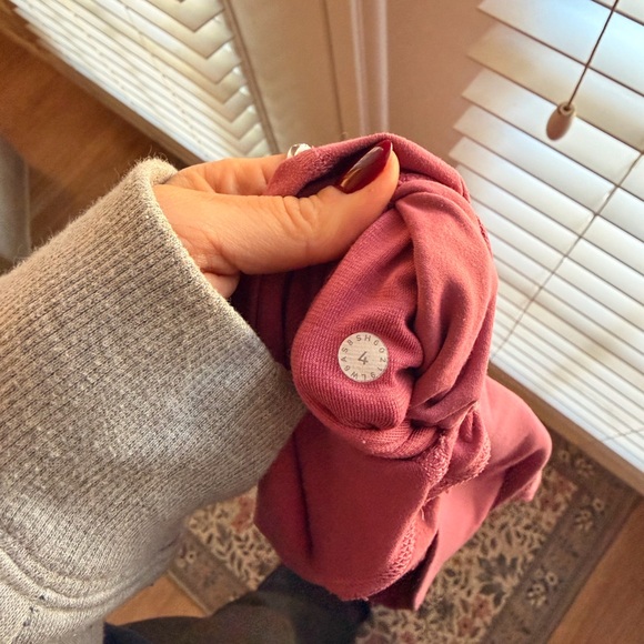 Lululemon Align Pink Leggings - Picture 4 of 4